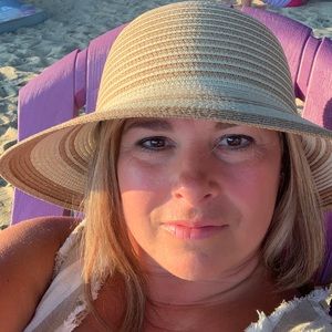 Meet your Posher, April